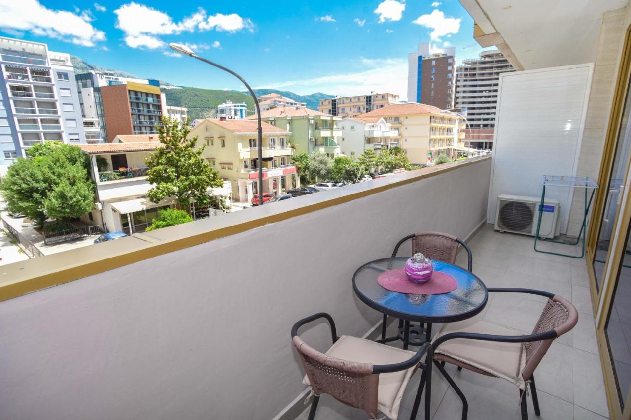 Victoria Center Apartment